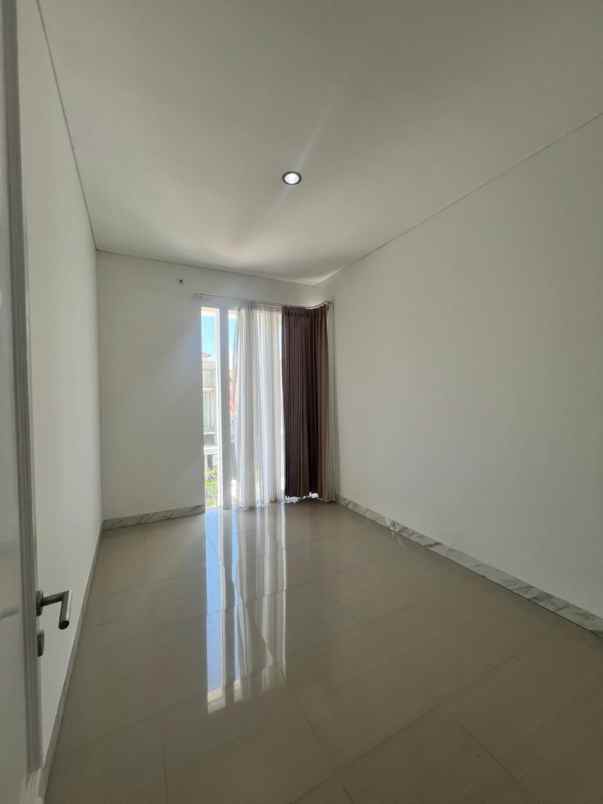 dijual rumah taman puspa raya