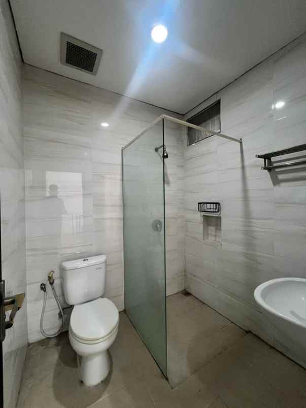 dijual rumah taman puspa raya