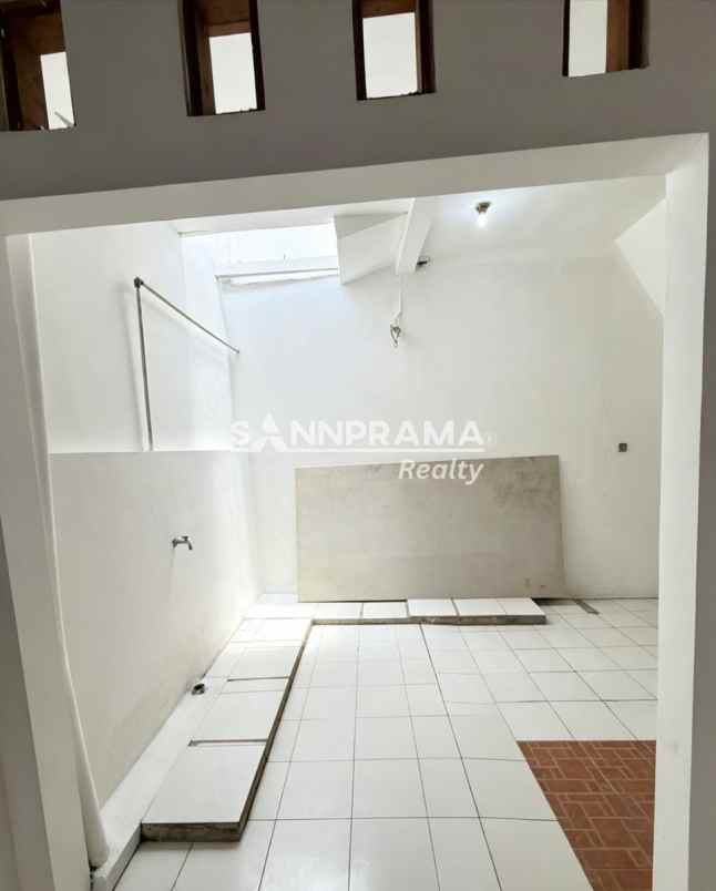 dijual rumah tanah baru depok