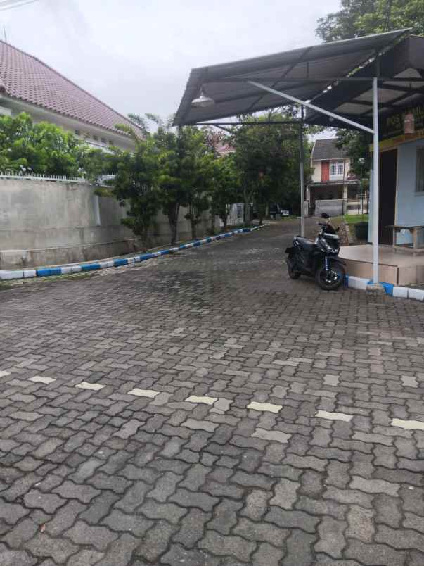dijual rumah tanah luas pbi araya malang