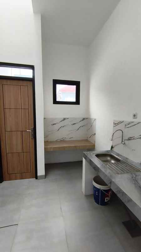 dijual rumah tenggilis mejoyo