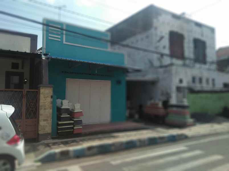 dijual rumah tepi jalan dekat alun2 pasuruan kota