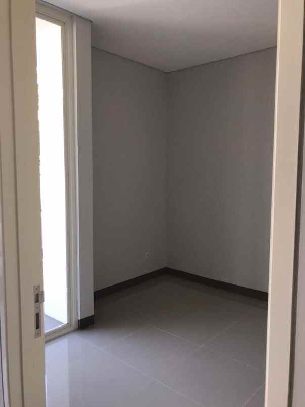 dijual rumah the greenlake