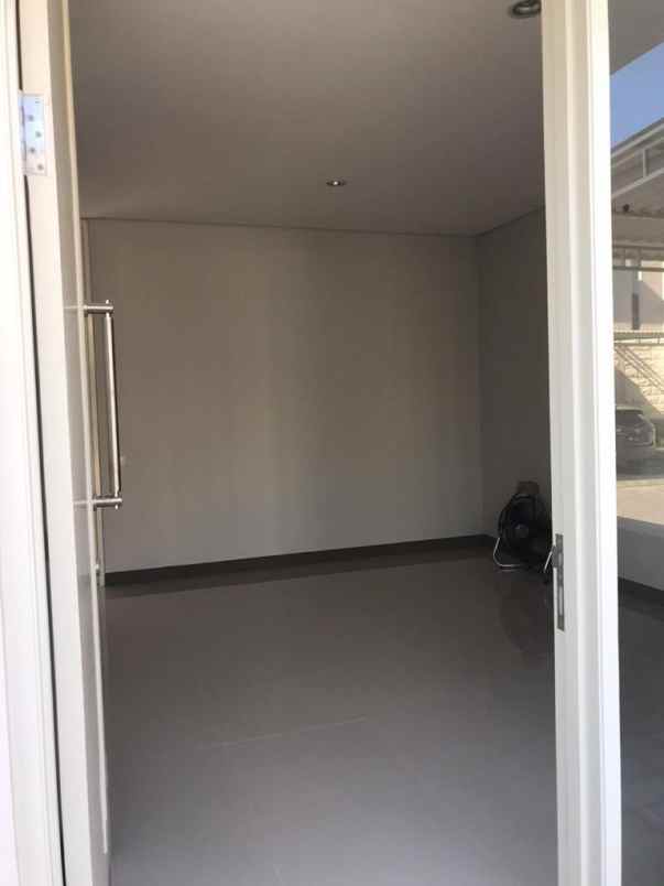 dijual rumah the greenlake