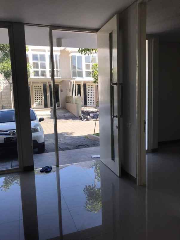 dijual rumah the greenlake
