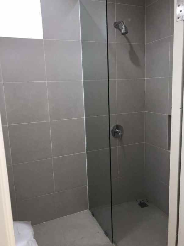 dijual rumah the greenlake