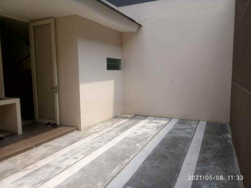 dijual rumah the greenlake