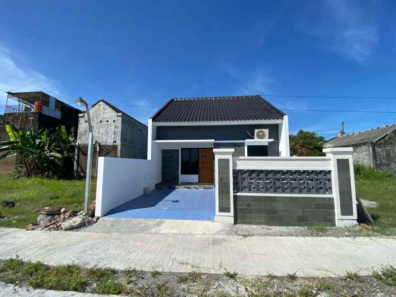 dijual rumah trunuh klaten selatan