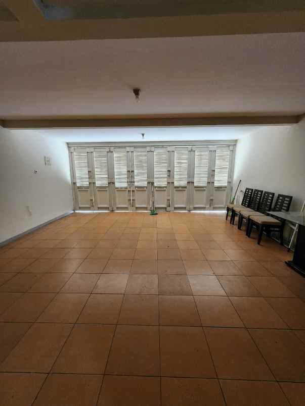 dijual rumah villa bukit regency vbr