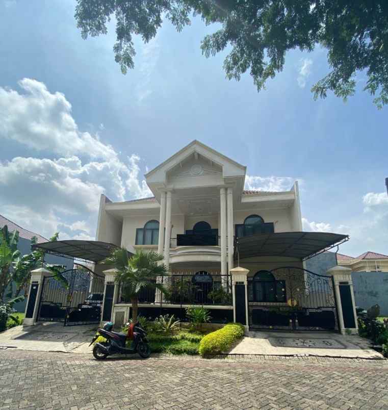 dijual rumah villa galaxy