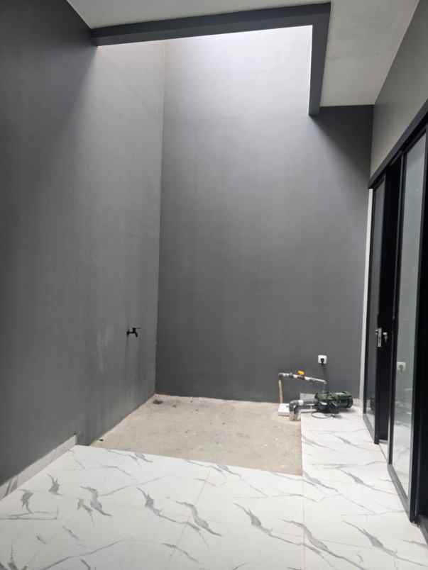 dijual rumah villa indah permai