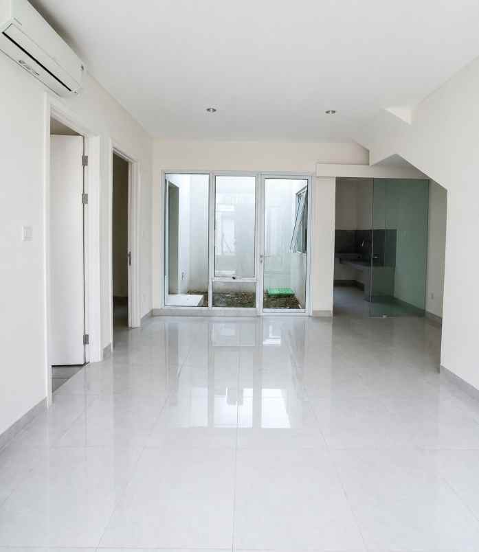 dijual rumah wanakerta