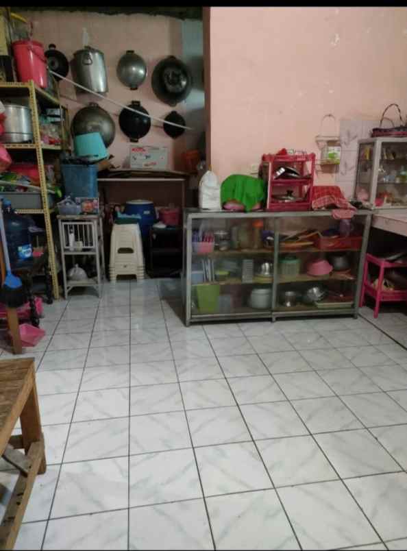 dijual rumah warung ayu