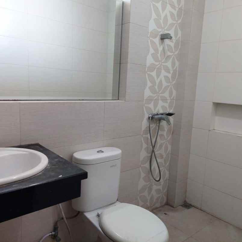 dijual rumah wisma kedung asem