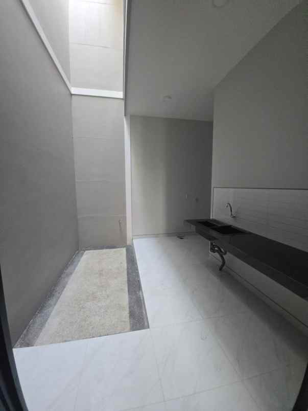 dijual rumah wisma mukti