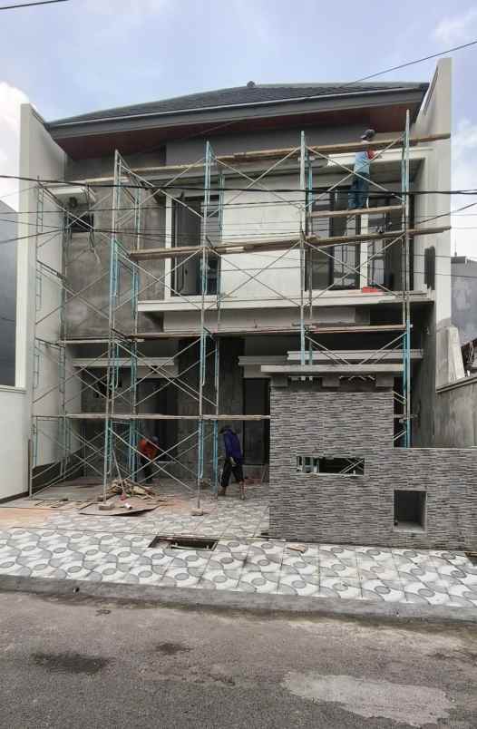 dijual rumah wisma permai barat