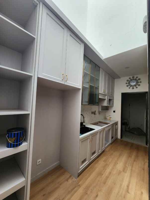 dijual rumah wisteria