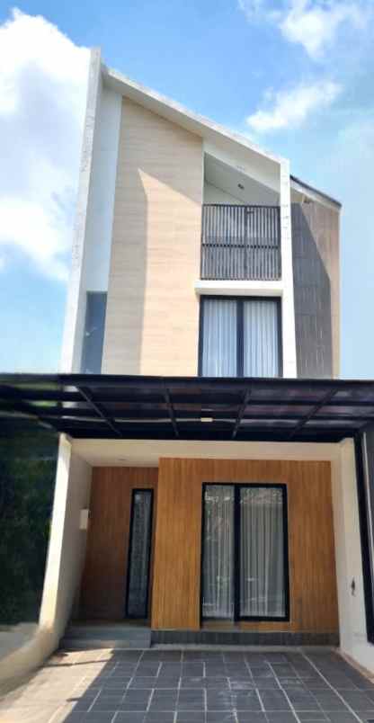 dijual rumah yarra essence jgc jakarta