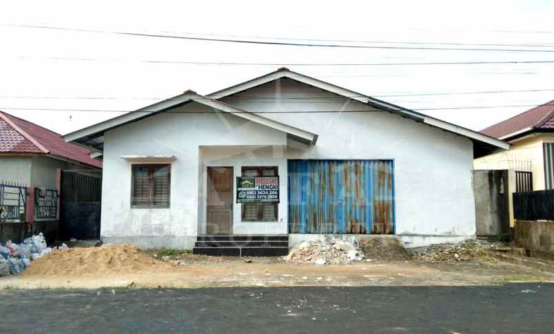 dijual tanah jalan martadinata