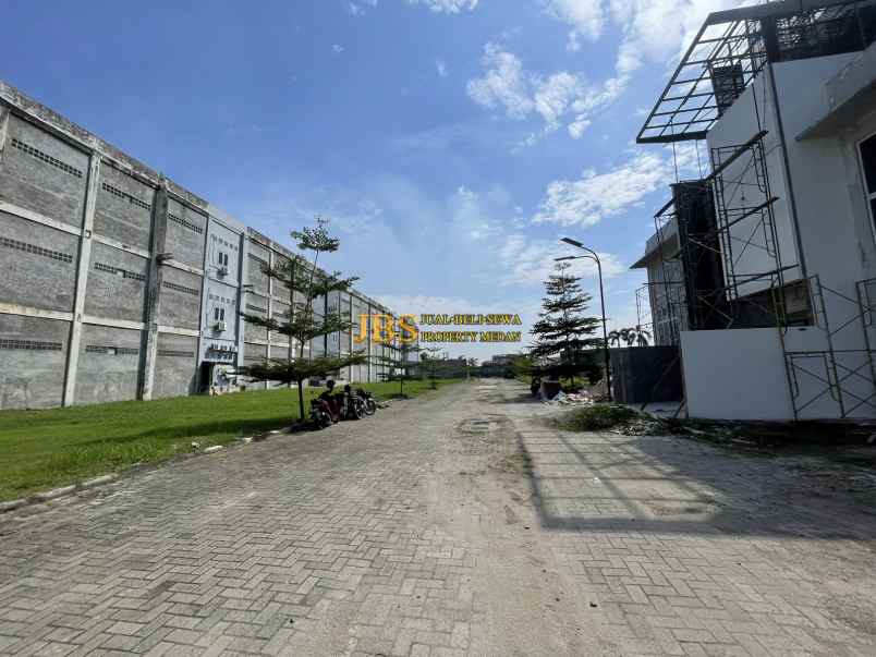 dijual tanah komplek graha metropolitan