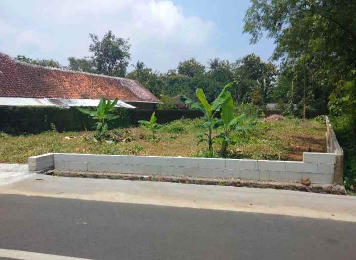 dijual tanah pinggir jalan raya kabupaten