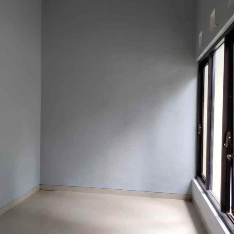 dijual villa 3 km ke bandara adi sucipto