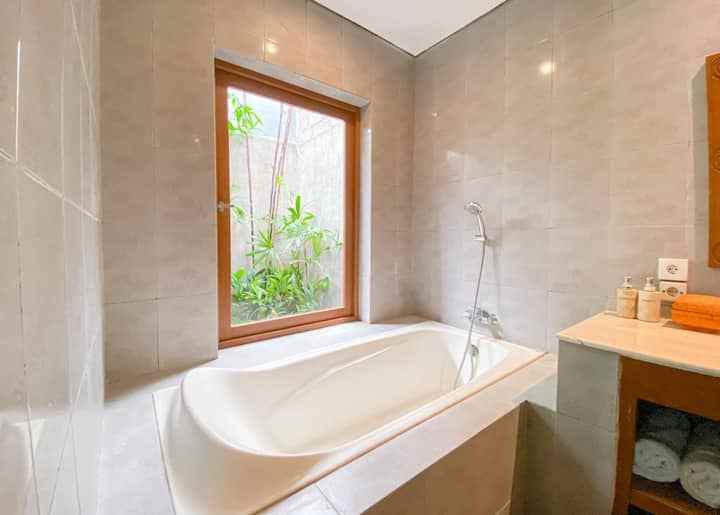 dijual villa berawa canggu bali