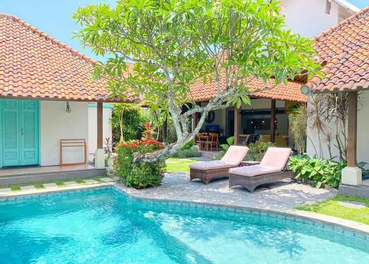 dijual villa berawa canggu bali