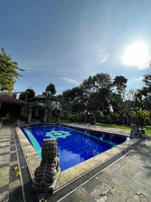dijual villa jl gandamanah tugu selatan