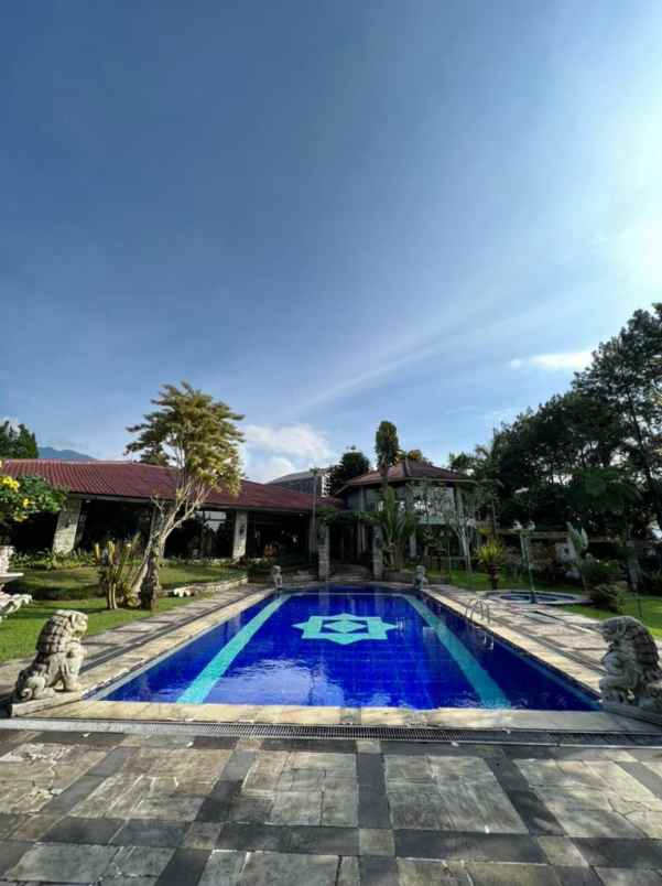 dijual villa jl gandamanah tugu selatan