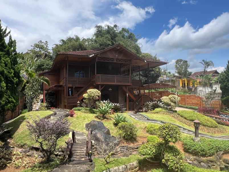 dijual villa kampung sukawarna desa