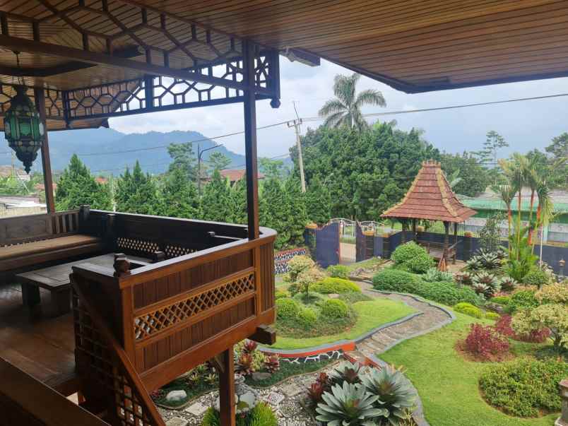 dijual villa kampung sukawarna desa