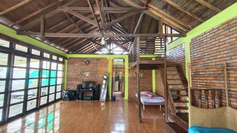 dijual villa kelurahan cibereum