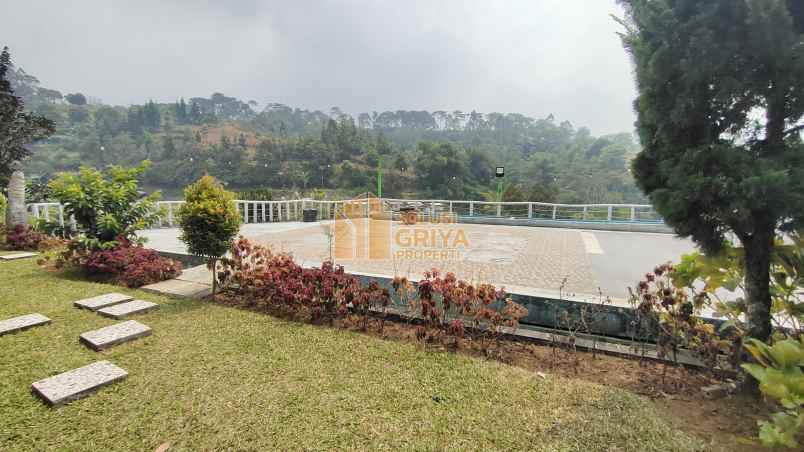 dijual villa kelurahan cibereum