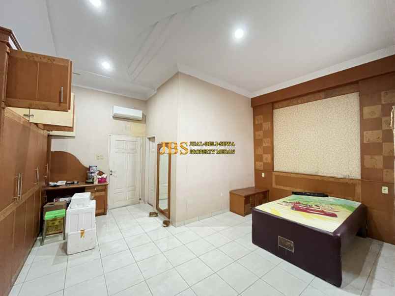 dijual villa komplek jemadi mas jalan