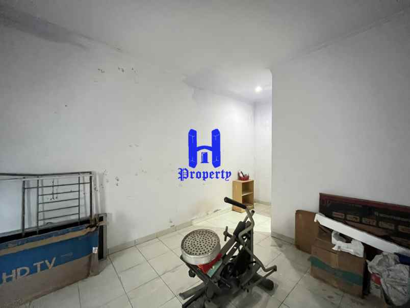 dijual villa komplek jemadi mas jalan