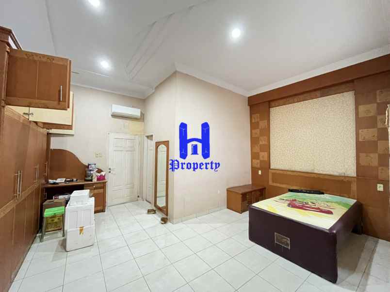 dijual villa komplek jemadi mas jalan