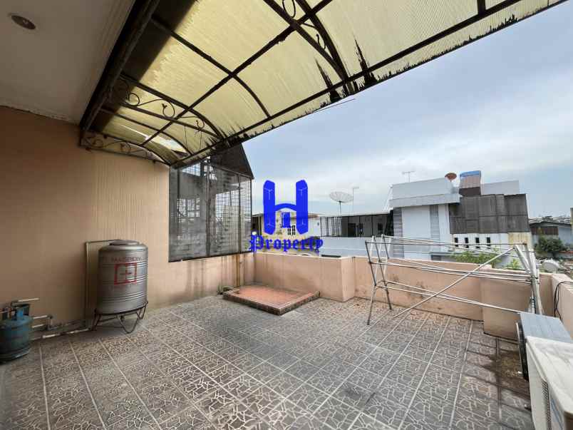 dijual villa komplek jemadi mas jalan