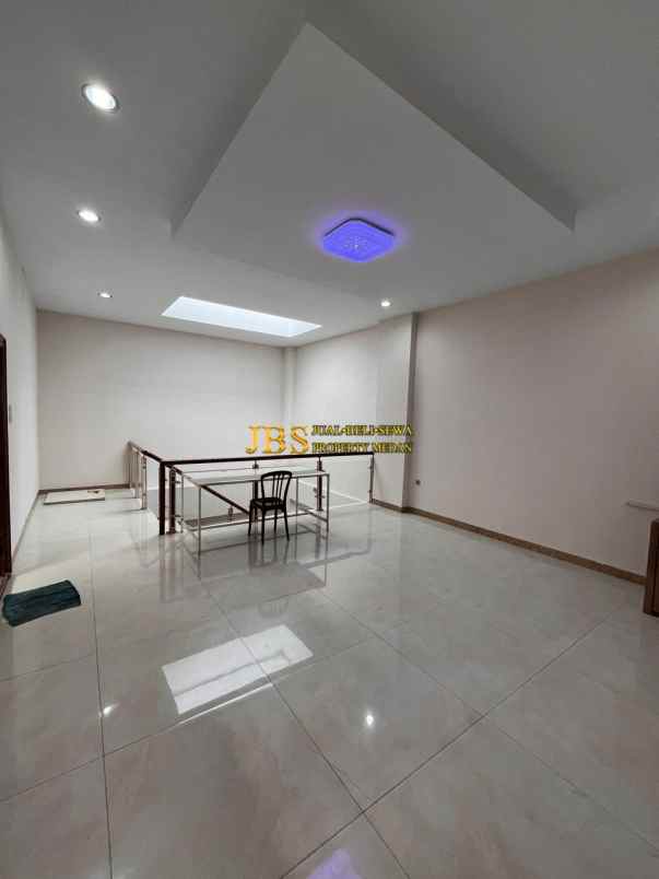 dijual villa komplek makmur garden