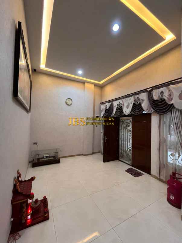 dijual villa komplek makmur garden