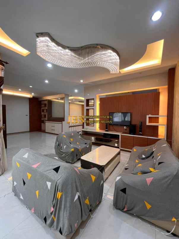 dijual villa komplek makmur garden