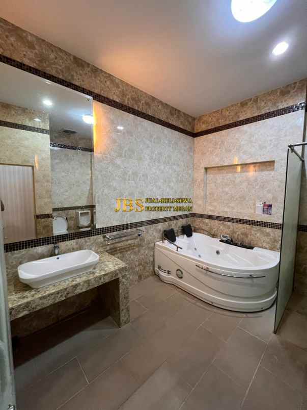 dijual villa komplek makmur garden