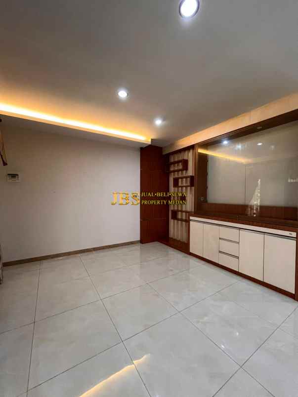 dijual villa komplek makmur garden
