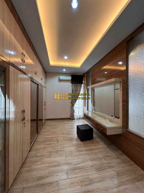 dijual villa komplek makmur garden