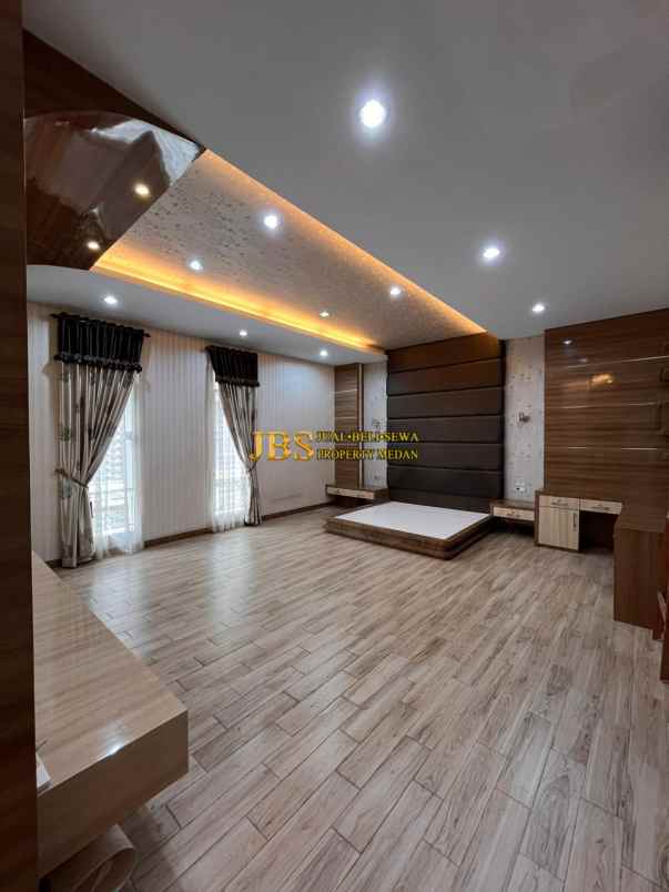 dijual villa komplek makmur garden