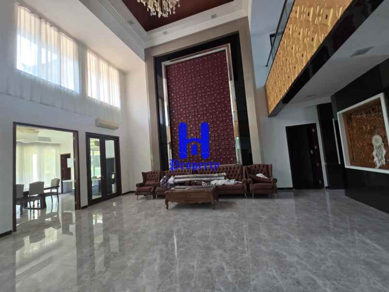 dijual villa komplek villa panbil jalan