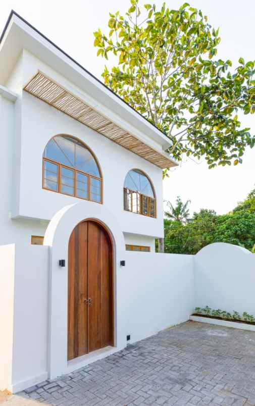 dijual villa lantai 2 lokasi cepaka munggu