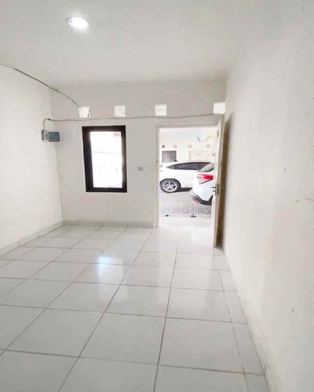 disewakan kost jl raya jagakarsa no 1a rt