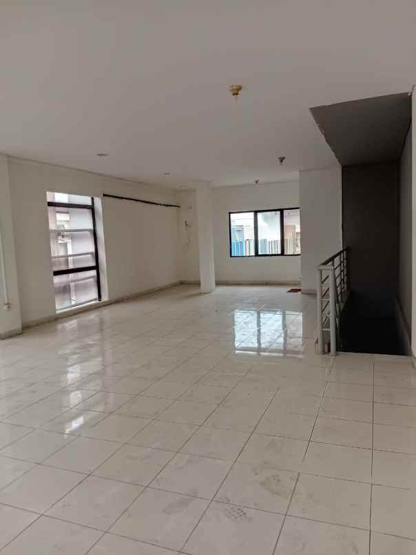 disewakan ruko bagus magnetica square lippo cikarang