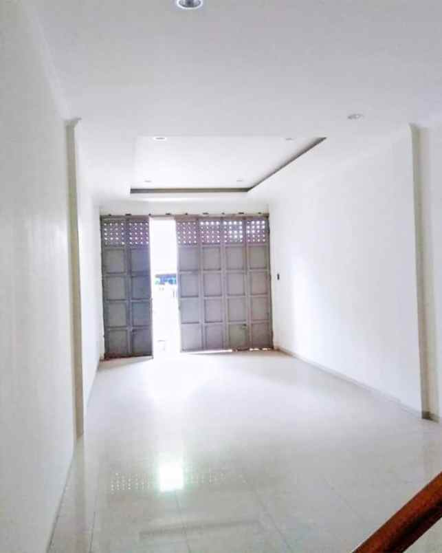 disewakan ruko bagus pinggir jalan raya daerah cipulir